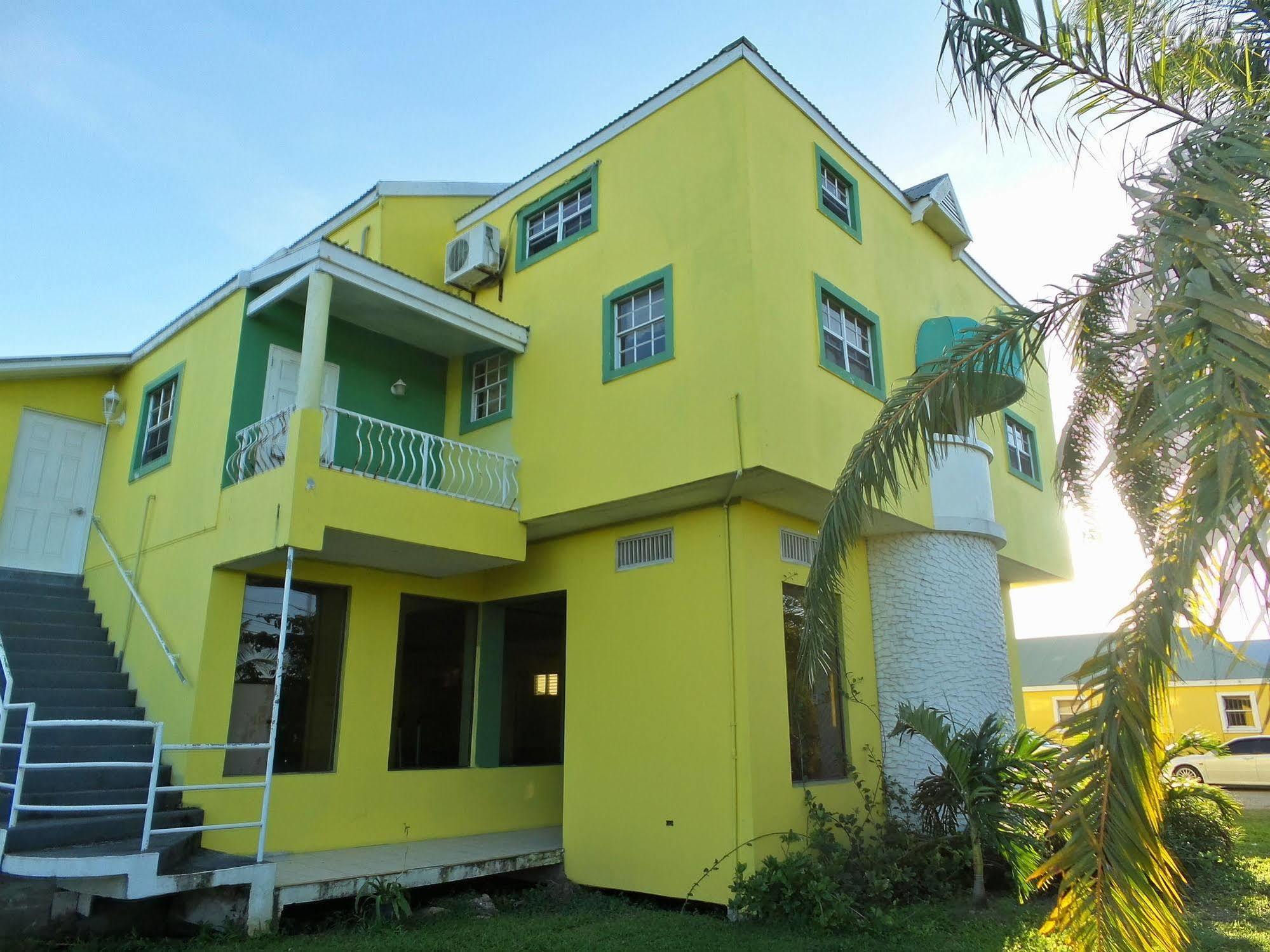 Caribbean Holiday Apartments Jennings Exterior photo