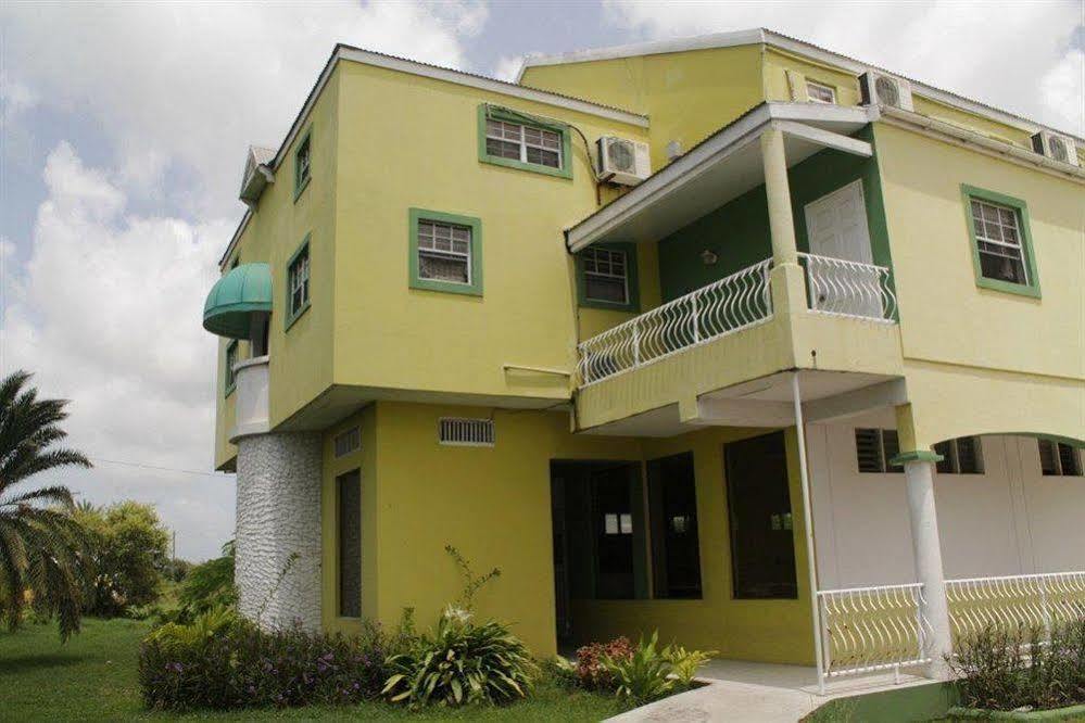 Caribbean Holiday Apartments Jennings Exterior photo